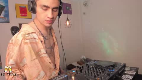 Snapshot of syd_onnfire chatting on 10, 2, 2025 Syd online show from 10, 2, 2025