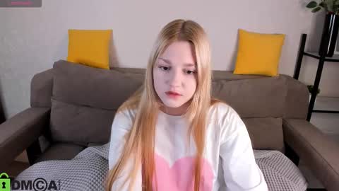 Snapshot of sylvia_ortiz chatting on 10, 10, 2025 Sylvia online show from 10, 10, 2025