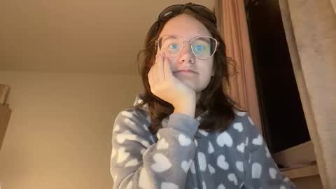 Snapshot of sylviagreen_ chatting on 22, 10, 2025 Sylvia online show from 22, 10, 2025