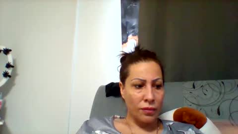 szeszi1985 online show from 2, 12, 2025