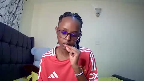 Snapshot of t_okyo chatting on 7, 1, 2025 TOKYO online show from 7, 1, 2025