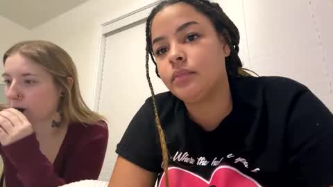 Snapshot of t_princess_t chatting on 16, 12, 2024 t_princess_t online show from 16, 12, 2024