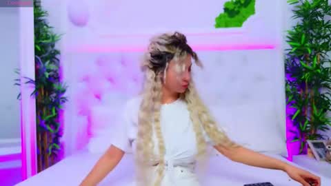 Snapshot of taahiraarabian chatting on 3, 11, 2025 Arianna online show from 3, 11, 2025