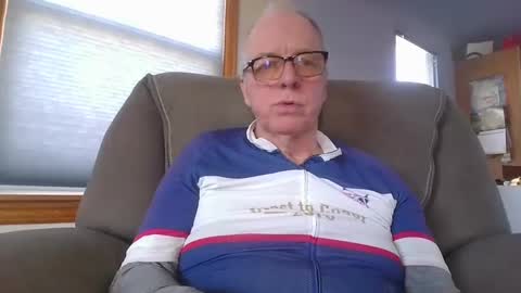 tacrunner66_ online show from 12, 2, 2025