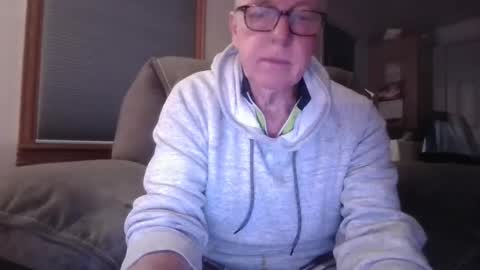 tacrunner66_ online show from 12, 10, 2025