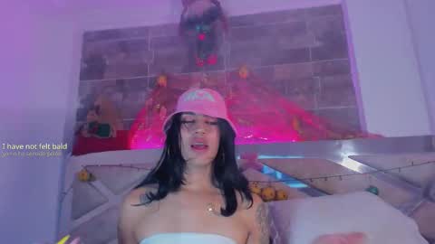 Snapshot of tahhlia_rouge chatting on 25, 11, 2025 Tahhlia Rouge online show from 25, 11, 2025