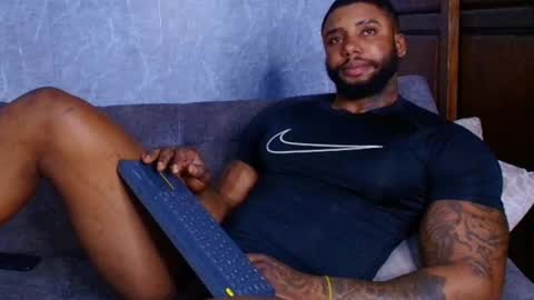 Tairon Tucke online show from 26, 2, 2025