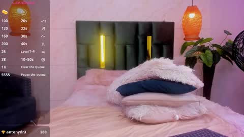 Taissa online show from 9, 3, 2025