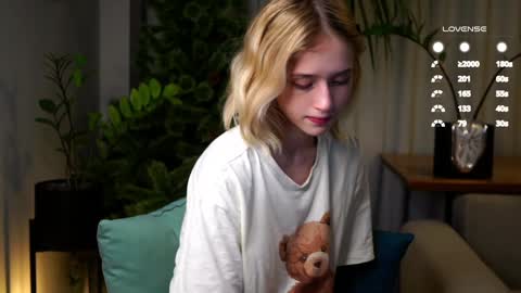 Mia online show from 1, 2, 2025