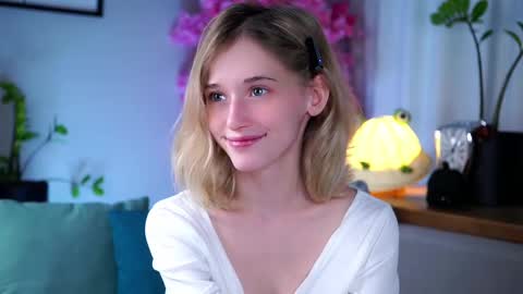 Mia online show from 11, 3, 2025