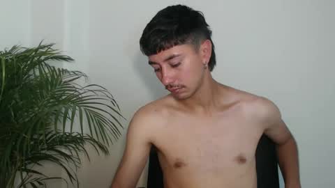 Snapshot of talhi_ chatting on 28, 10, 2025 talhi_ online show from 28, 10, 2025