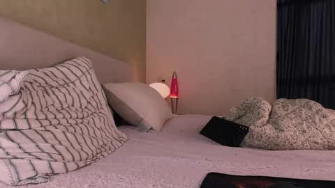 Snapshot of talkinghead7 chatting on 22, 10, 2025 Colin online show from 22, 10, 2025