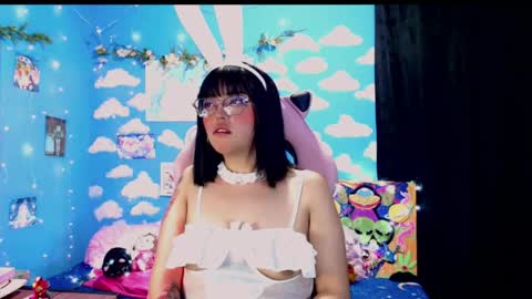 Alejandra Independent model online show from 28, 3, 2026
