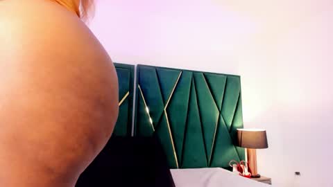 Snapshot of tamara_myller1 chatting on 21, 9, 2025 Tamara online show from 21, 9, 2025