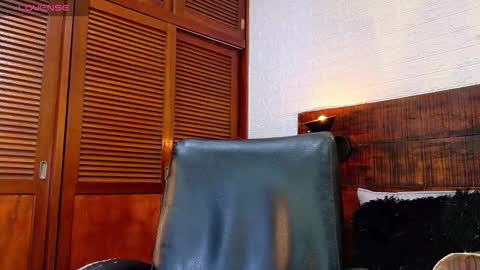    online show from 1, 10, 2025