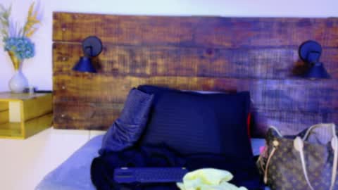    online show from 7, 4, 2026