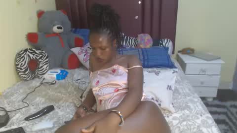 Snapshot of tamela_1 chatting on 18, 10, 2025 tamela online show from 18, 10, 2025