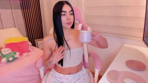 Snapshot of tammy_w chatting on 2, 11, 2025 Tammy online show from 2, 11, 2025