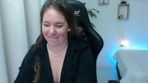 Snapshot of tamy_shine87 chatting on 31, 12, 2024 Im Samy online show from 31, 12, 2024