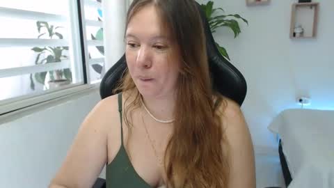 Snapshot of tamy_shine87 chatting on 4, 1, 2025 Im Samy online show from 4, 1, 2025