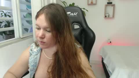 Snapshot of tamy_shine87 chatting on 19, 1, 2025 Im Samy online show from 19, 1, 2025