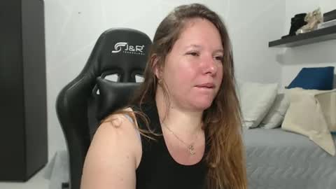 Snapshot of tamy_shine87 chatting on 14, 10, 2025 Im Samy online show from 14, 10, 2025