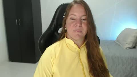 Snapshot of tamy_shine87 chatting on 26, 10, 2025 Im Samy online show from 26, 10, 2025