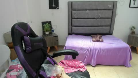 Snapshot of tania_duque chatting on 29, 4, 2026 Tania online show from 29, 4, 2026