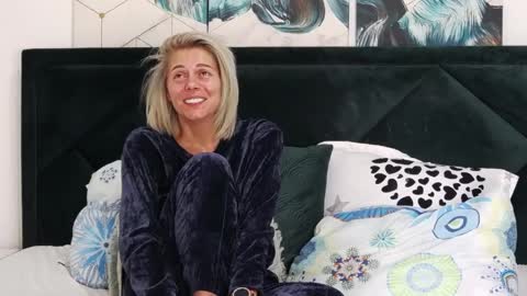 tanyaGrey online show from 8, 4, 2026