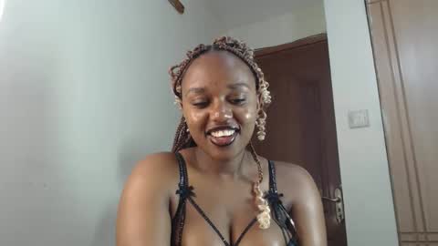 Snapshot of tannia004 chatting on 9, 11, 2025 tania online show from 9, 11, 2025