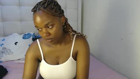 Snapshot of tannia004 chatting on 11, 11, 2025 tania online show from 11, 11, 2025