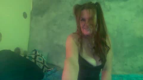 Snapshot of taralynn7136 chatting on 9, 1, 2025 tara lynn online show from 9, 1, 2025
