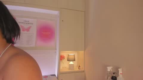  T A R A  online show from 18, 4, 2026