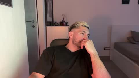 Snapshot of tarquit8 chatting on 5, 10, 2025 tarquit8 online show from 5, 10, 2025