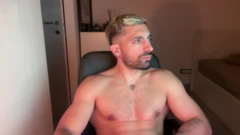 Snapshot of tarquit8 chatting on 8, 10, 2025 tarquit8 online show from 8, 10, 2025