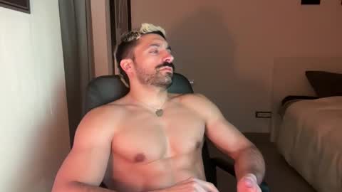 Snapshot of tarquit8 chatting on 23, 11, 2025 tarquit8 online show from 23, 11, 2025