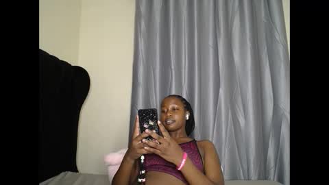 Snapshot of tasha_kimmy chatting on 13, 11, 2025 Ireen online show from 13, 11, 2025