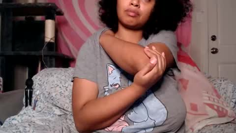 Snapshot of tasteekitty chatting on 2, 11, 2025 Tastee Kitty online show from 2, 11, 2025