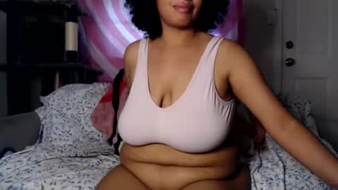 Snapshot of tasteekitty chatting on 13, 11, 2025 Tastee Kitty online show from 13, 11, 2025