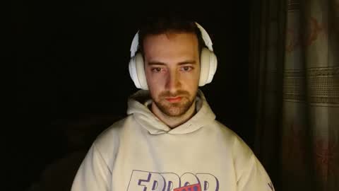 Snapshot of tastemyboner chatting on 5, 12, 2025 tastemyboner online show from 5, 12, 2025