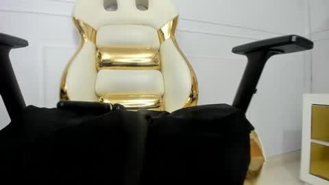 Snapshot of tasty_desires chatting on 7, 1, 2025 TATIS online show from 7, 1, 2025