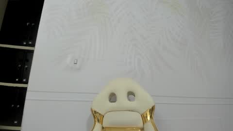 Snapshot of tasty_desires chatting on 12, 1, 2025 TATIS online show from 12, 1, 2025