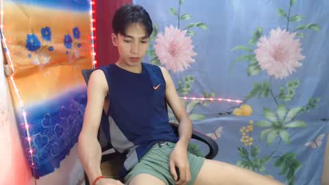 Snapshot of tastylicious_kim chatting on 18, 1, 2025 Ask me online show from 18, 1, 2025
