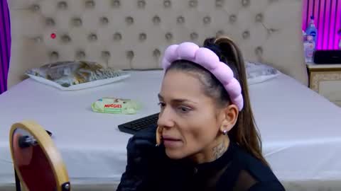 Snapshot of tastypatricia chatting on 17, 12, 2025 TastyPatricia online show from 17, 12, 2025