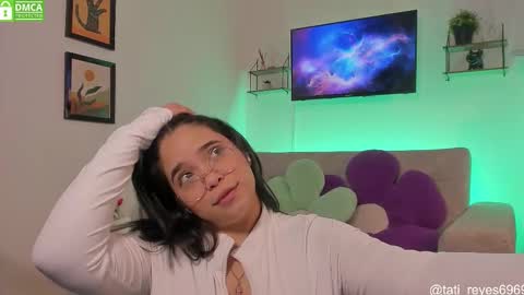 Snapshot of tati_reyes chatting on 17, 9, 2025 Tatiana --- Schedule Monday to Sundays 800 to 200 UTC-5 online show from 17, 9, 2025