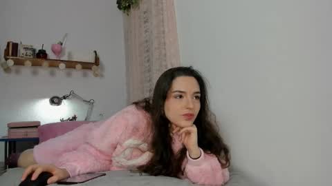 Snapshot of tatiannaz chatting on 1, 11, 2025 Tatianna online show from 1, 11, 2025