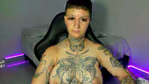 Snapshot of tatoo_girl chatting on 16, 1, 2025 jess online show from 16, 1, 2025