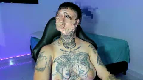 Snapshot of tatoo_girl chatting on 7, 2, 2025 jess online show from 7, 2, 2025