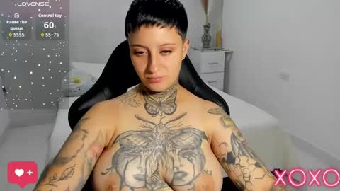 Snapshot of tatoo_girl chatting on 30, 9, 2025 jess online show from 30, 9, 2025