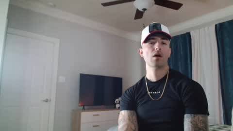 Snapshot of tattedlatino1 chatting on 17, 12, 2024 tattedlatino1 online show from 17, 12, 2024